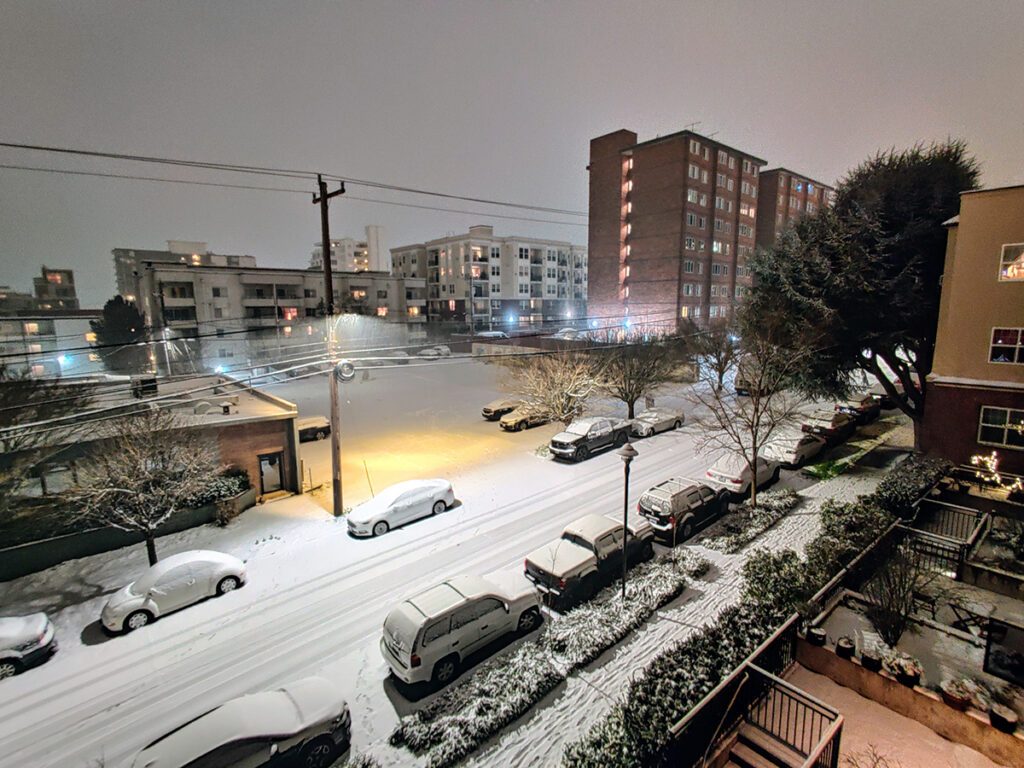 Nighttime snow in Seattle